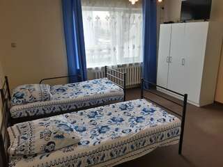 Хостелы Hostel Kolobrzeg Колобжег Трехместный номер с общей ванной комнатой-4